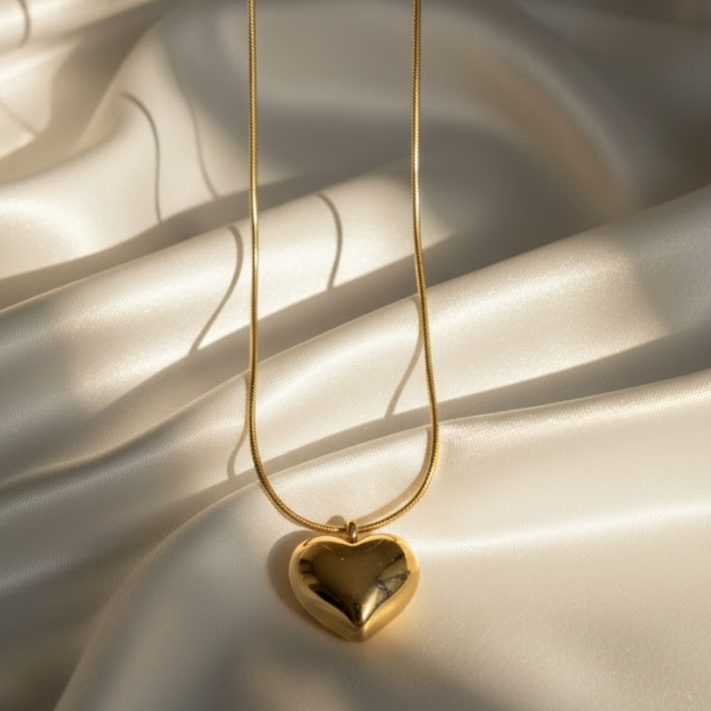 Elegant Gold Heart Pendant Chain - Image 2