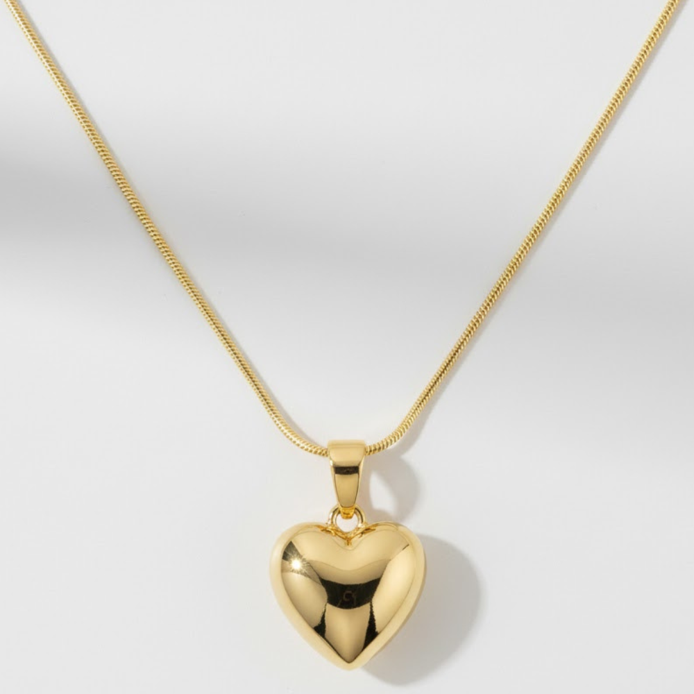 Elegant Gold Heart Pendant Chain