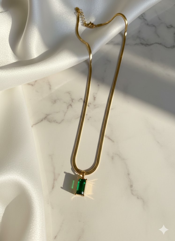 Elegant Rectangular Green Stone Gold Chain Necklace - Image 3